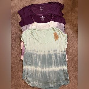4 NEW American Eagle Small Soft & Sexy V-Neck Favorite T-Shirts.